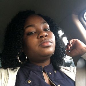 Meet your Posher, Jakena